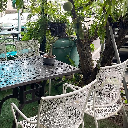 The Quarter Wutthakat Apartment Bangkok Exterior foto